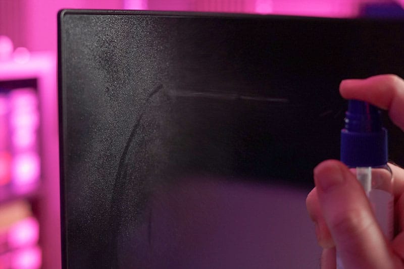 how to properly clean your monitor screen