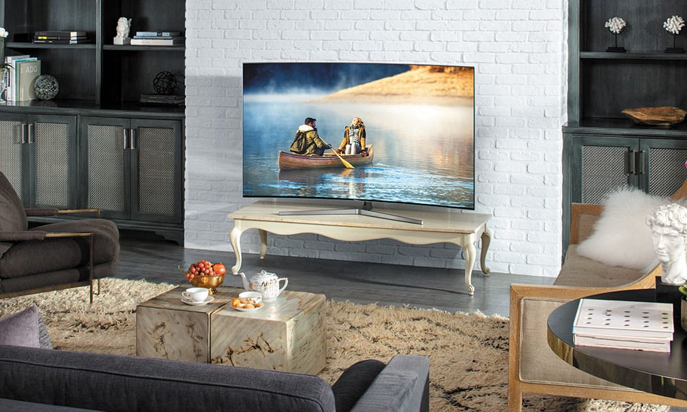 Curved TV vs flat: Is curved all it’s cracked up to be?