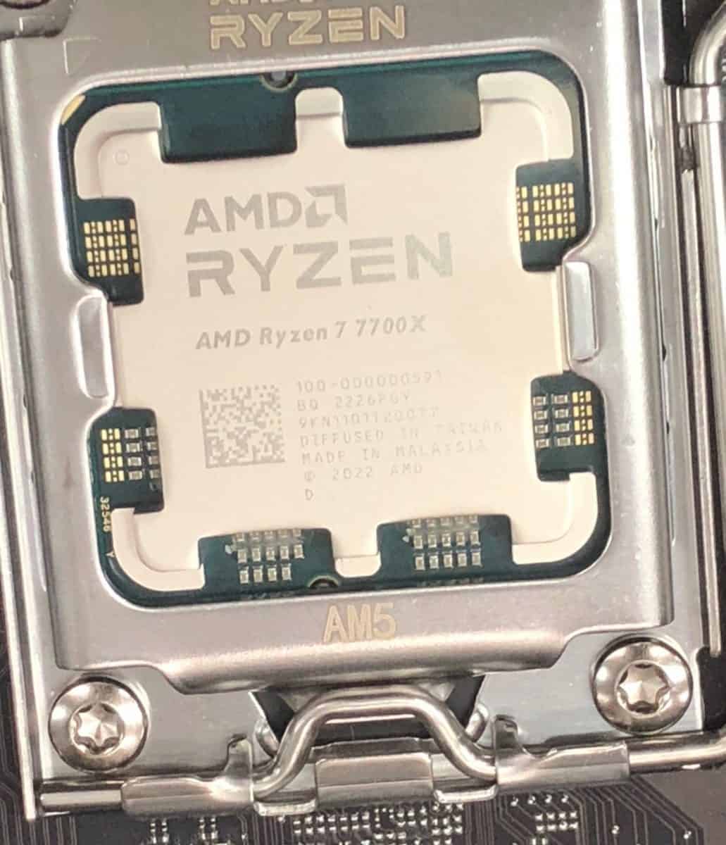 AMD Ryzen 7700X 