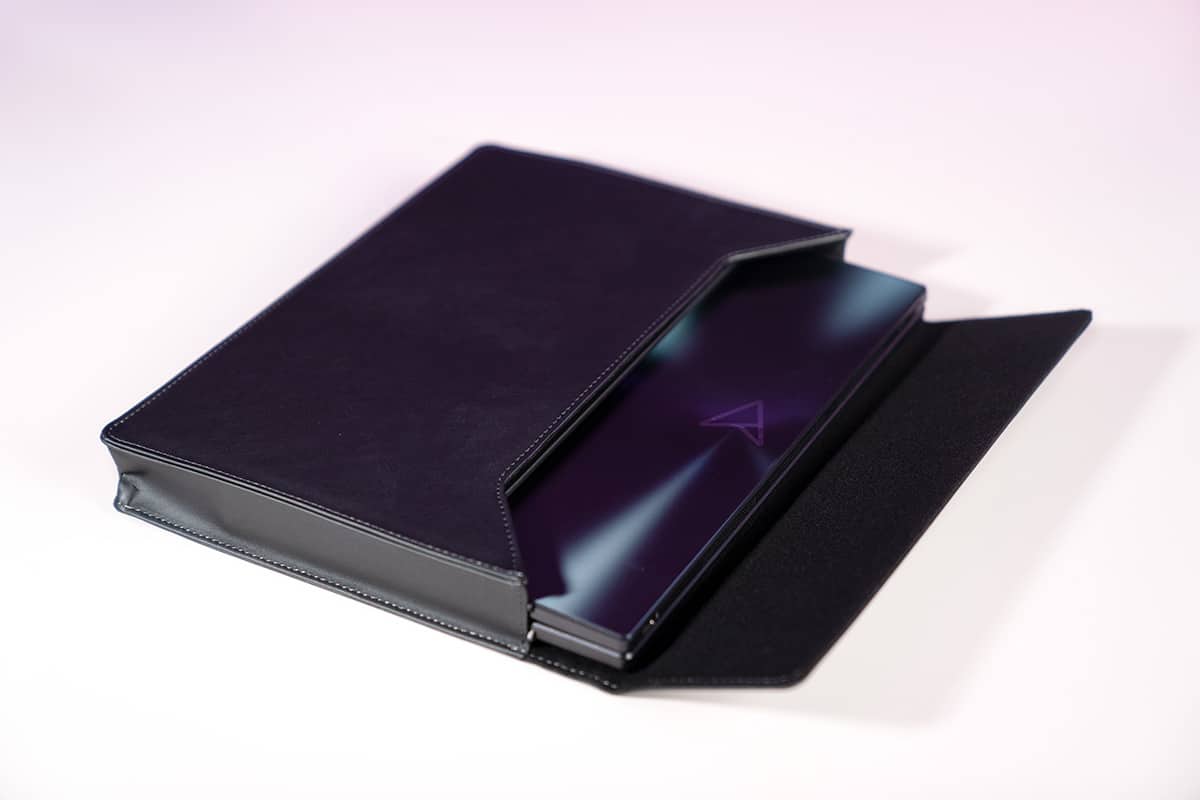 ASUS Zenbook 17 Fold OLED 12