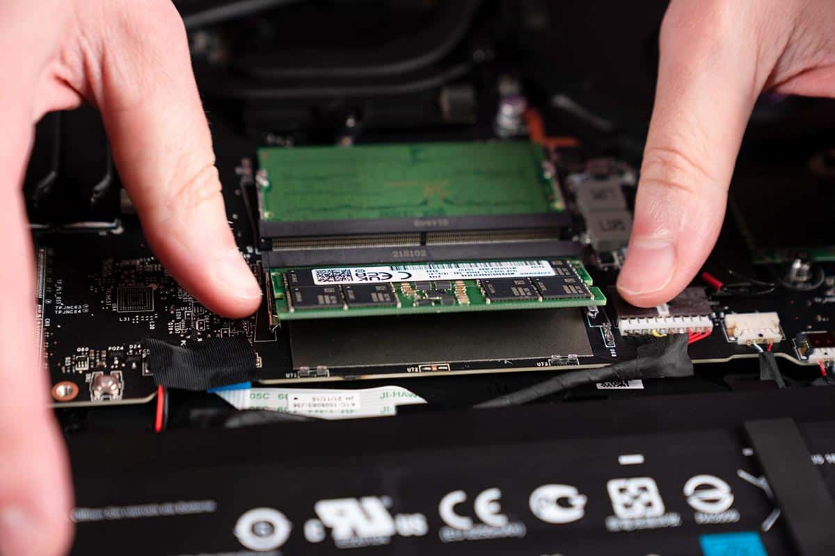 So aktualisieren Sie RAM auf Laptop-Geräten DDR5-Laptop-RAM-Upgrade Schritt 8