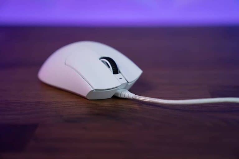 Best gaming mouse for claw grip in 2024