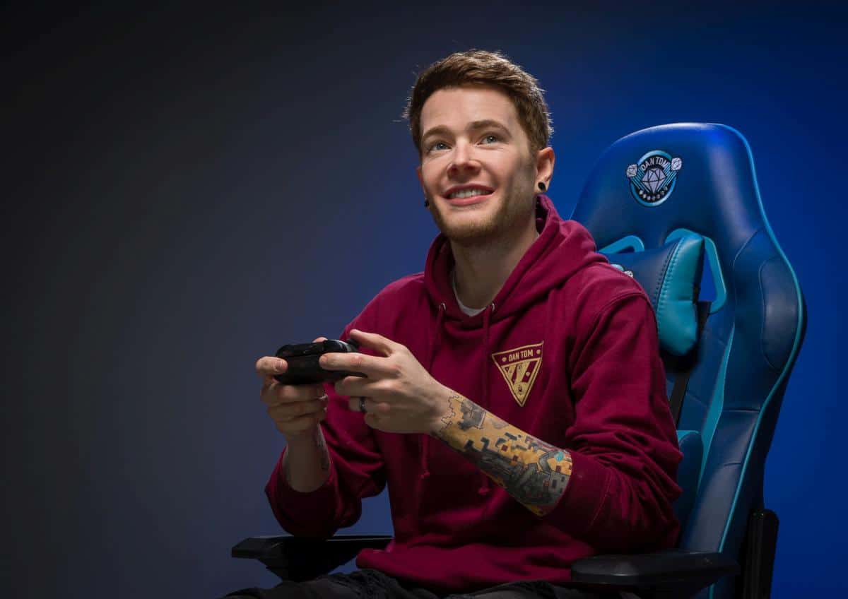 What gaming chair does DanTDM use?