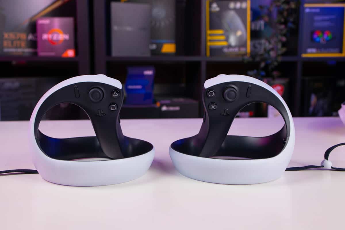Are PSVR 2 controllers compatible with PS4?