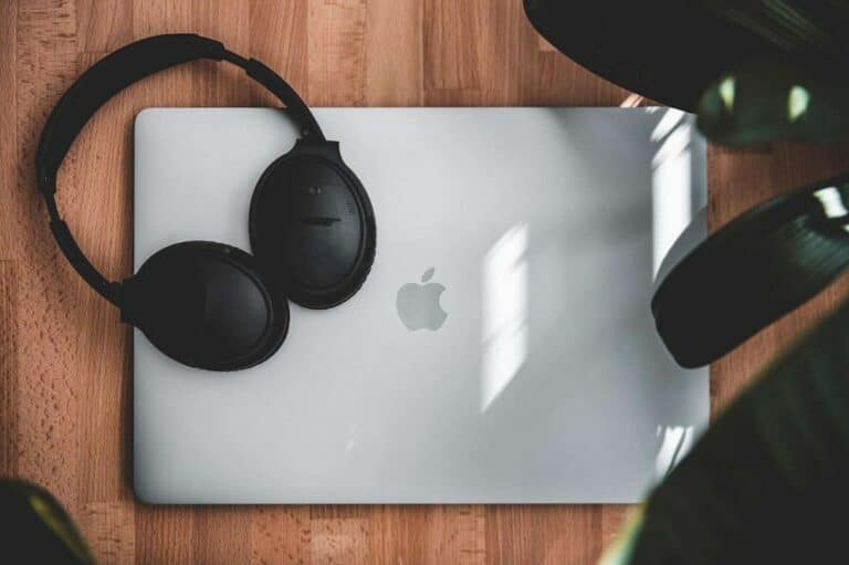 How to connect Bose headphones to MacBook