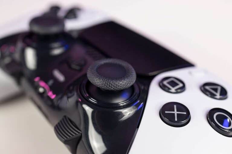 PS5 DualSense Edge controller with Apple devices