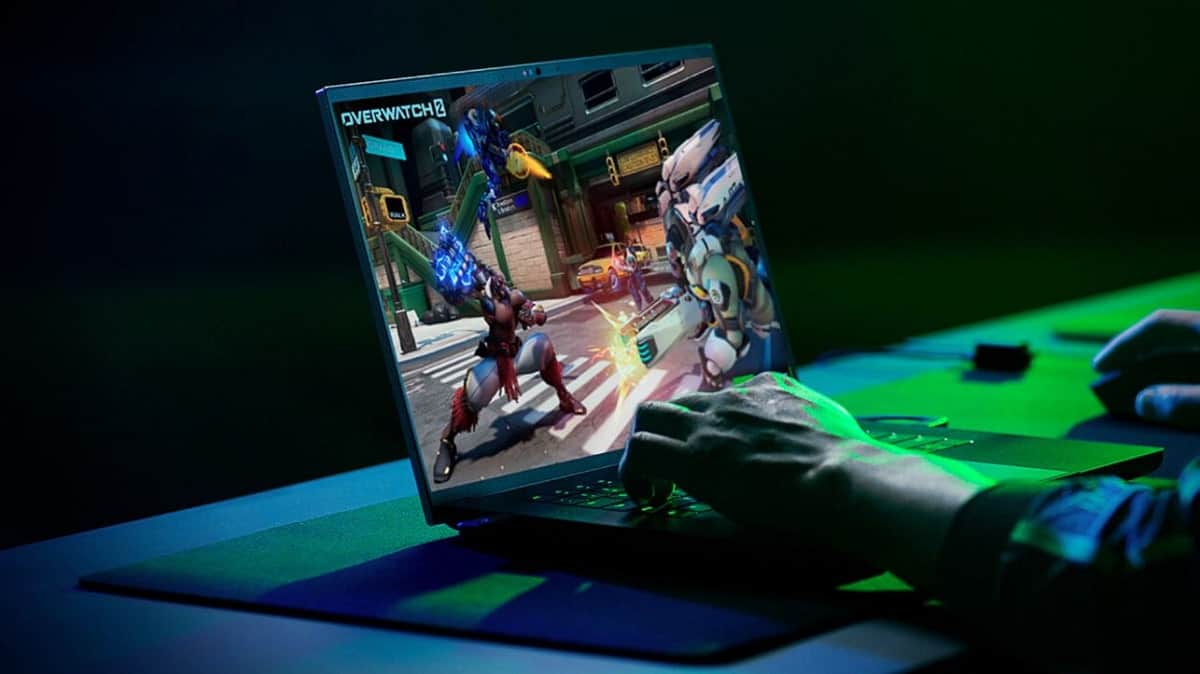 RTX 4090 laptop vs RTX 4080 laptop performance, specs & price