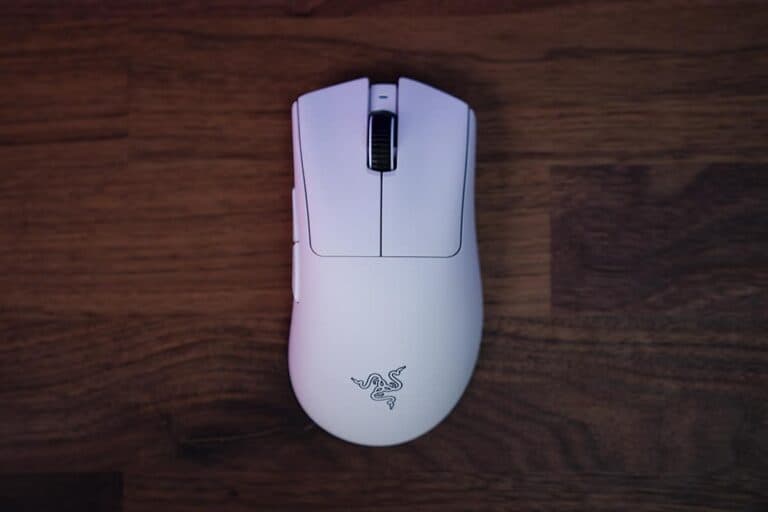 What gaming mouse does Spinx use