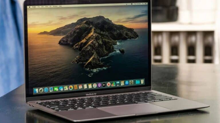 13.4 inch OLED MacBook Air release date 13.4 inch OLED MacBook Air specs