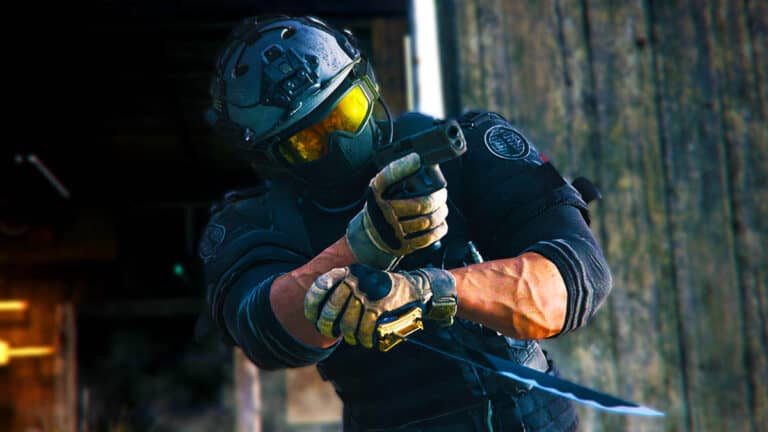 Call of Duty Operator With Gun And Knife