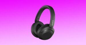 Turn the bass up with this bargain Sony noise cancelling headphones deal
