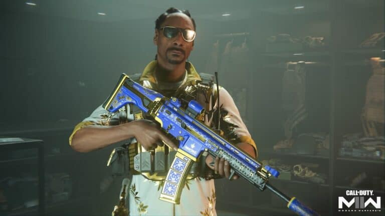 mw2 snoop dogg with gold shades and blue gun stand ready in gear room
