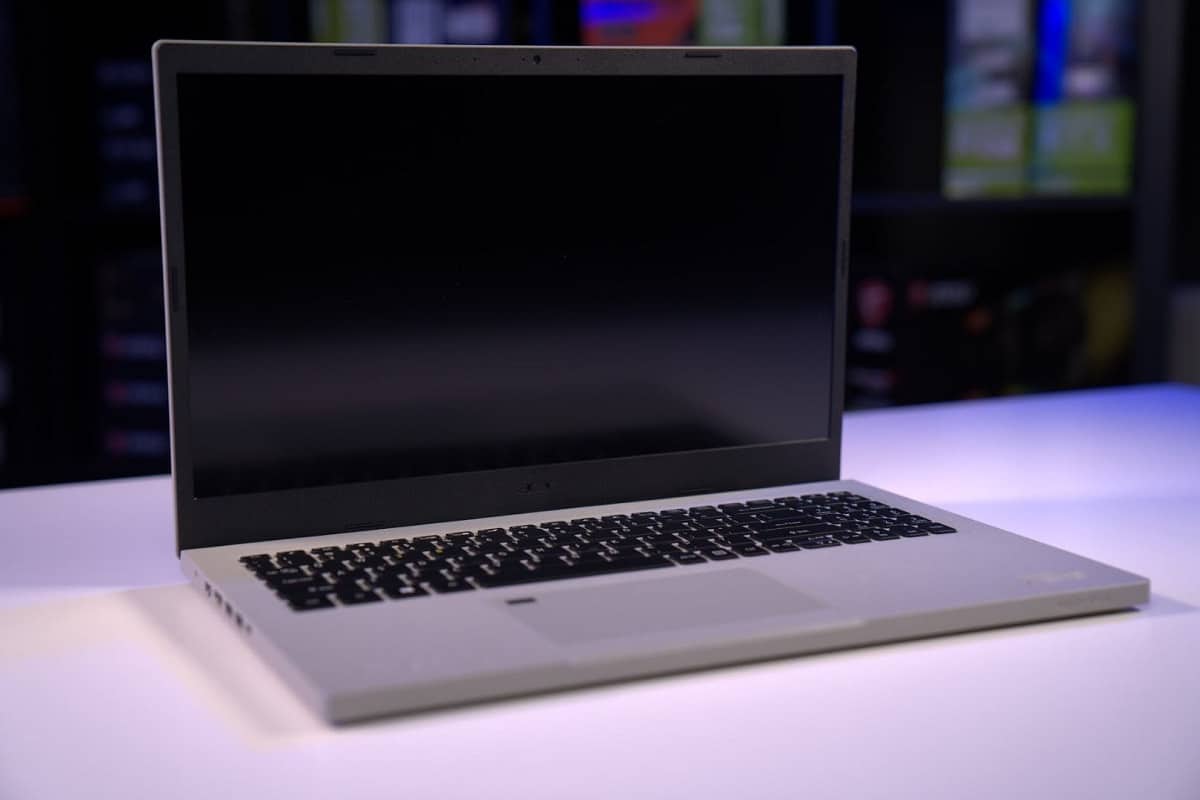 Best gaming laptop under 500 in April 2025