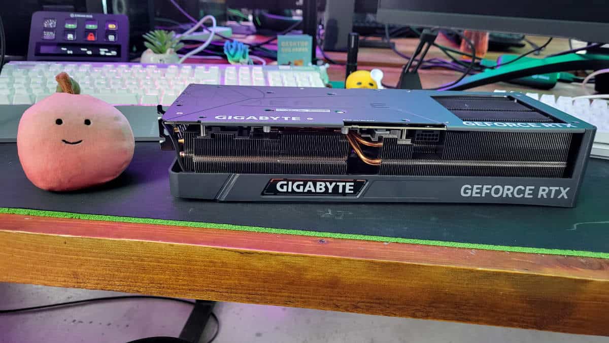 Gigabyte Eagle RTX 4080 side