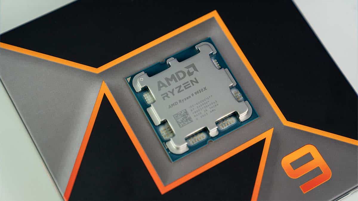 What temperature should the Ryzen 9 9950X run at?
